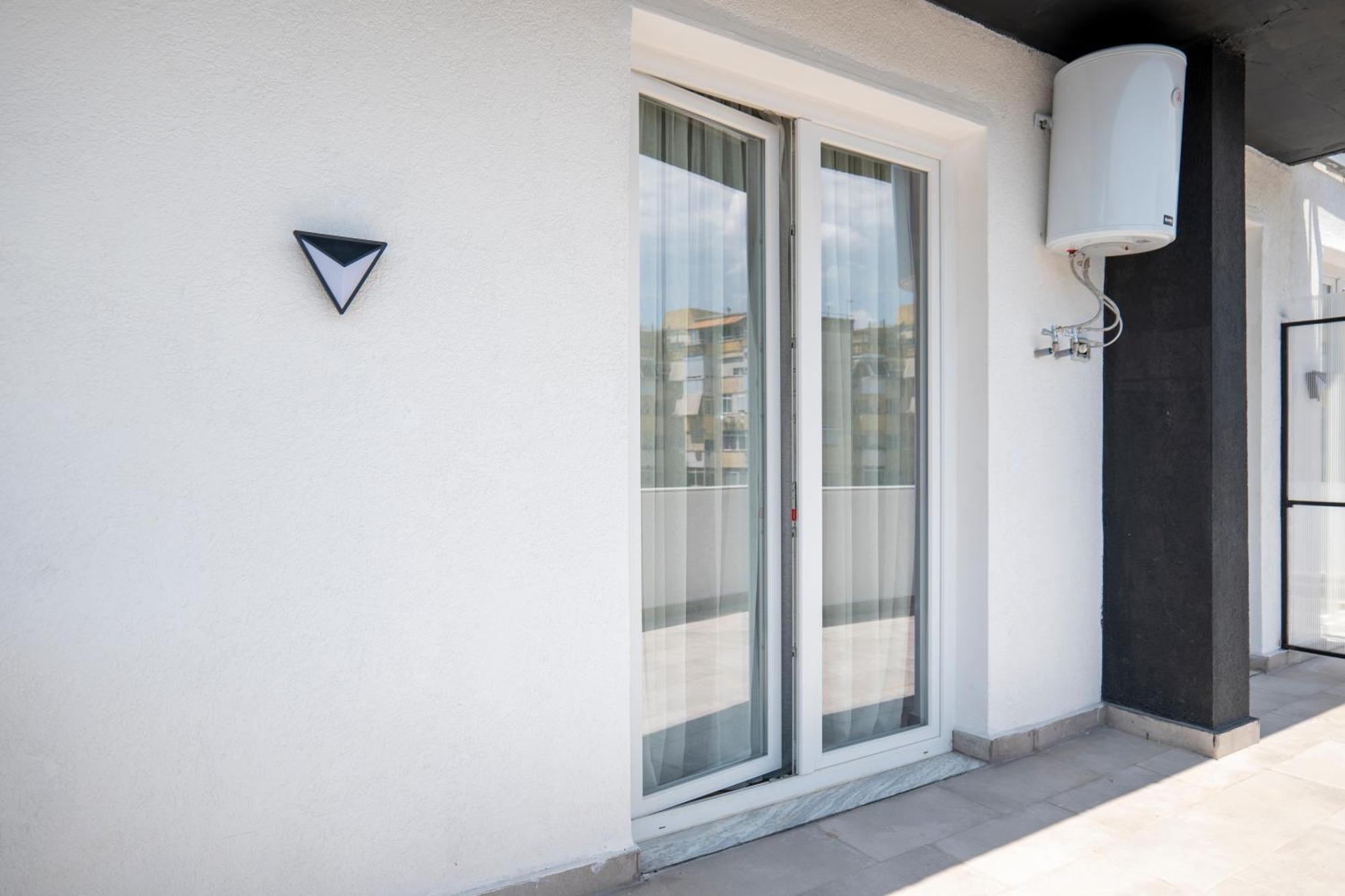 Muz Studios Tirana Exteriör bild